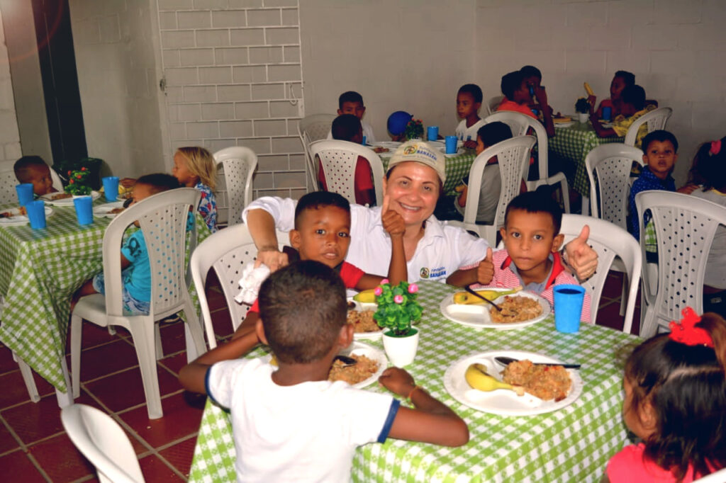 Inauguración del comedor escolar por la Fundación Banasan en Caño Mocho